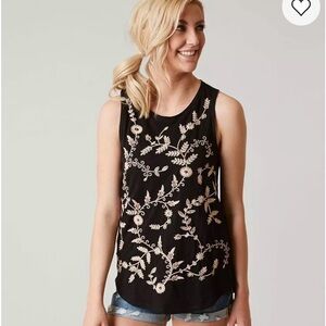 Lucky Brand Black Floral Embroidered black Women's Sleeveless Top in size XL EUC